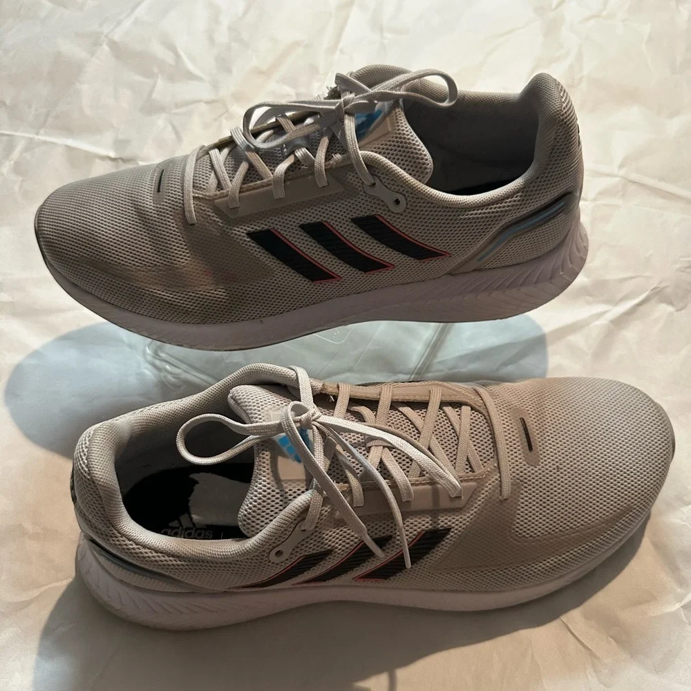 Adidas Men's Light Gray Athletic Shoes